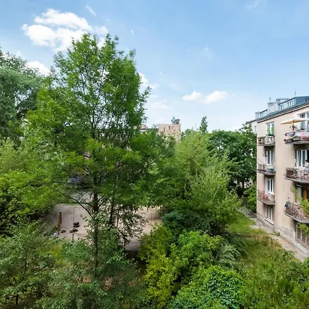 Wolnosc Centre Comfy By Bookinghost *