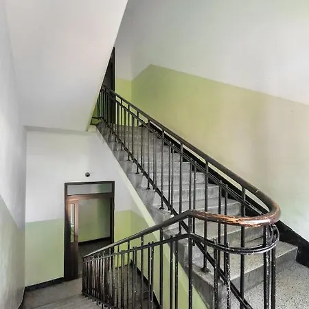 Wolnosc Centre Comfy By Bookinghost *