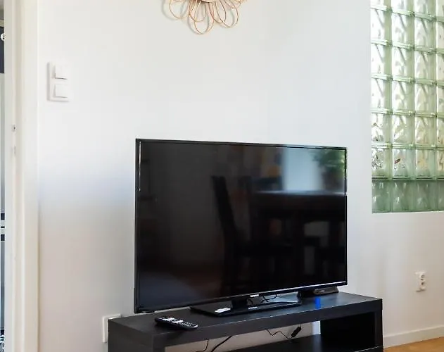 Wolnosc Centre Comfy By Bookinghost *